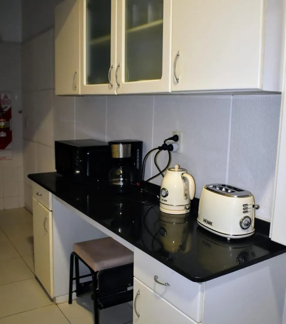Cosmo Mendoza Suites 0*,